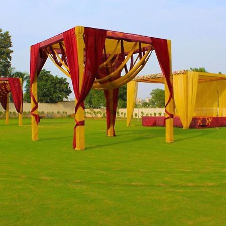 グルガウン Wedlock Farms - Events Venueヴィラ エクステリア 写真
