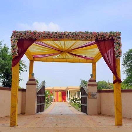 グルガウン Wedlock Farms - Events Venueヴィラ エクステリア 写真
