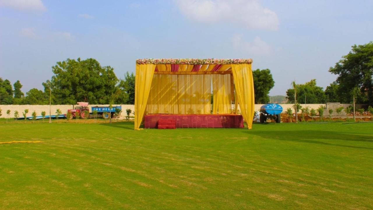 グルガウン Wedlock Farms - Events Venueヴィラ エクステリア 写真